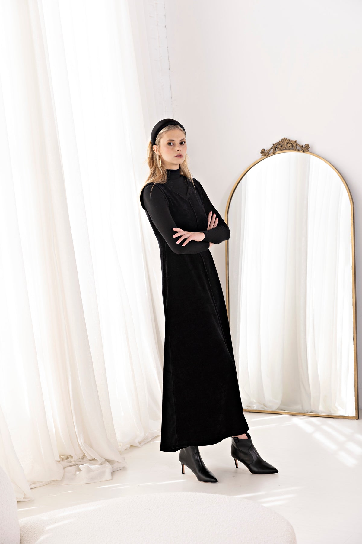 Parni Velour Turtleneck Maxi Dress Parni Velour Turtleneck Maxi Dress